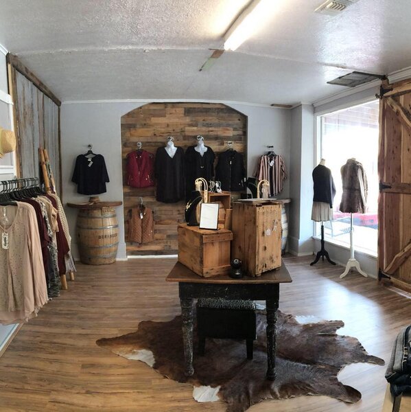 Best New and Used Women's Clothing near Brenham, TX