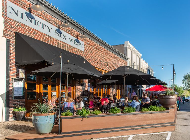 Patio Dining Around Brenham Visit Brenham Texas(04)